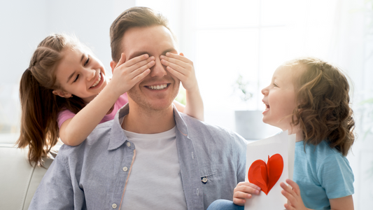 Paternidad y cuidado personal: ¿por qué papá también merece consentirse?