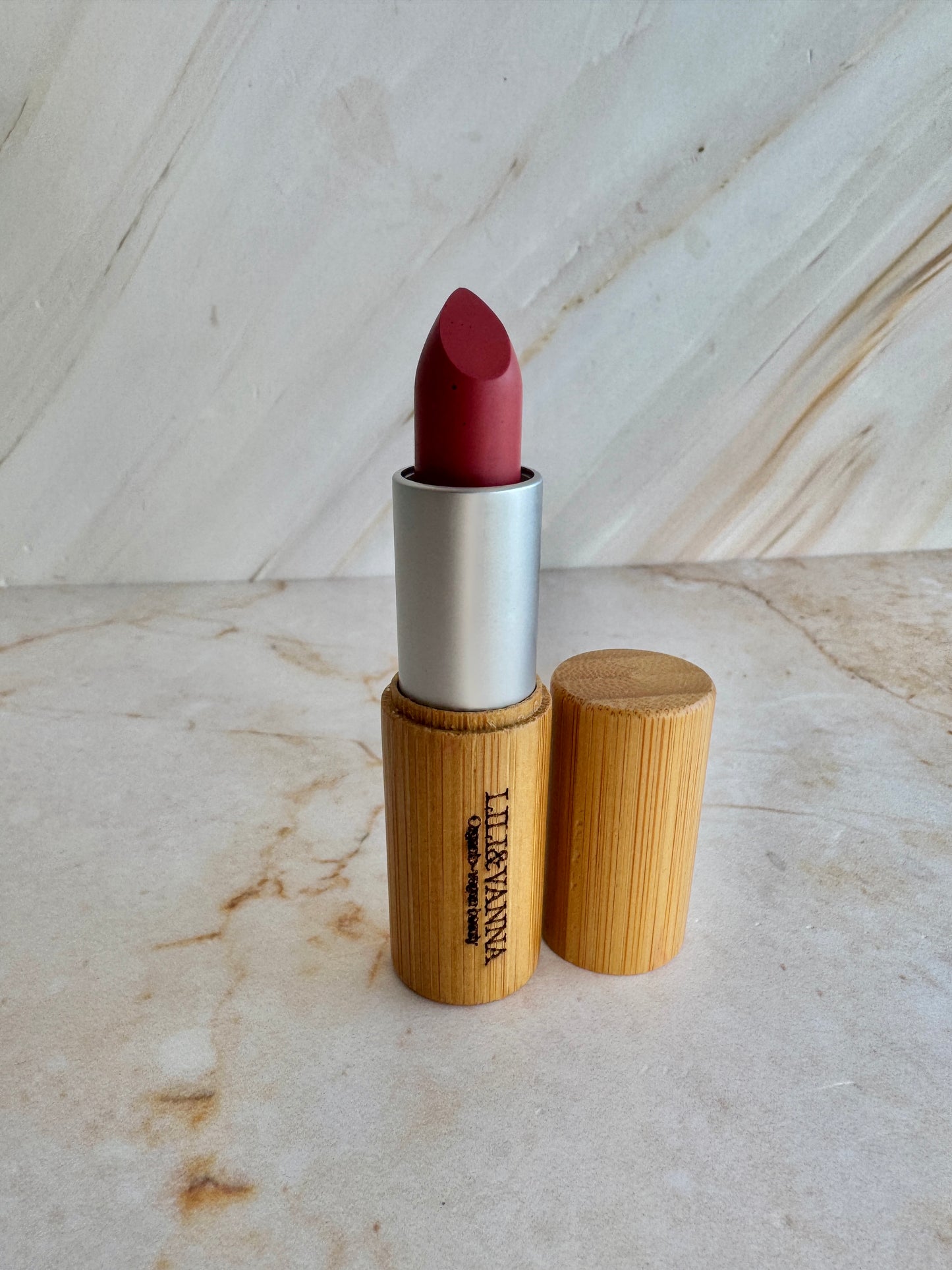Labial con mango Tono Peonia