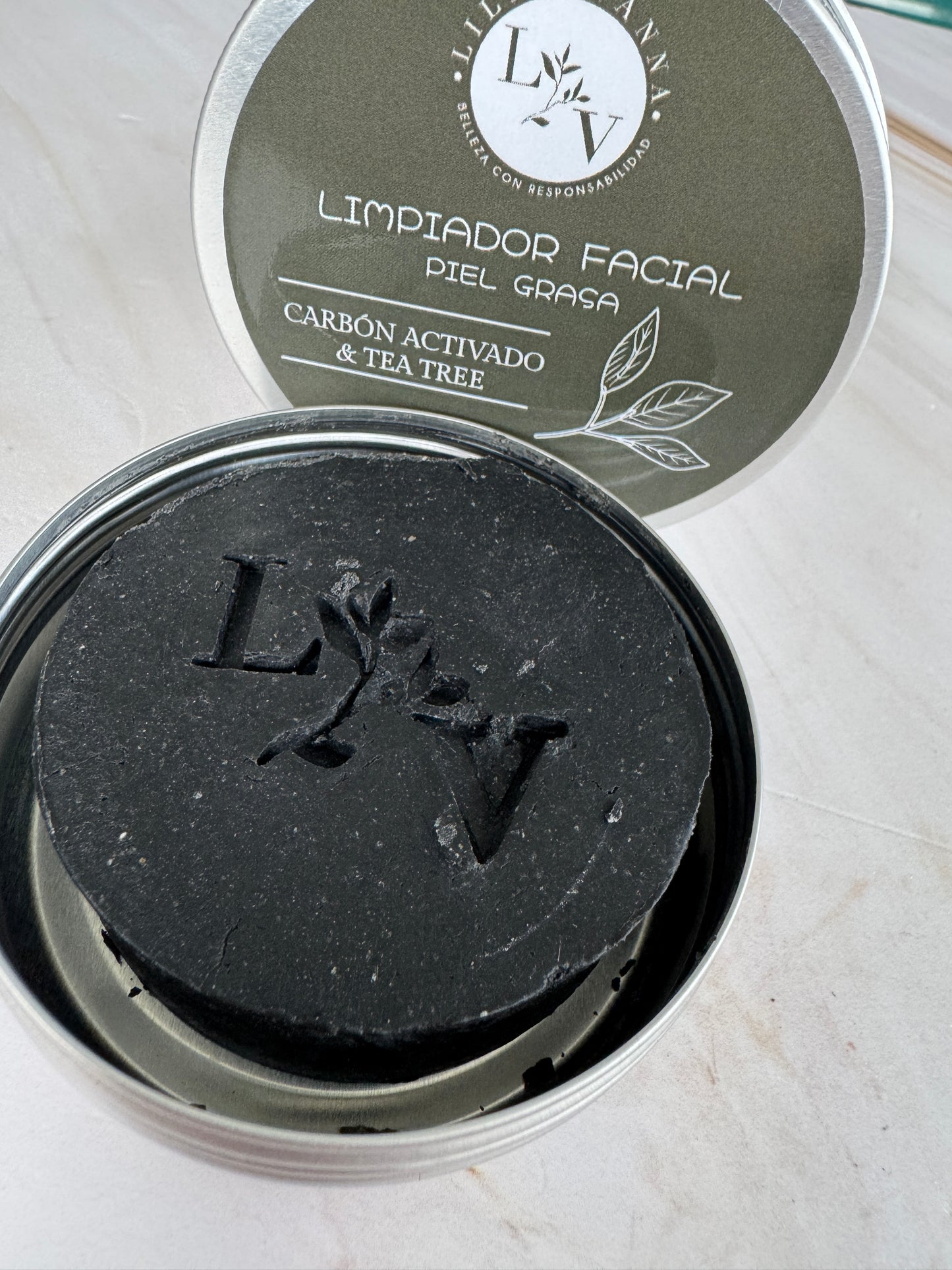 Limpiadora Facial  Purificante para pieles mixtas o grasas de Carbón Activado.