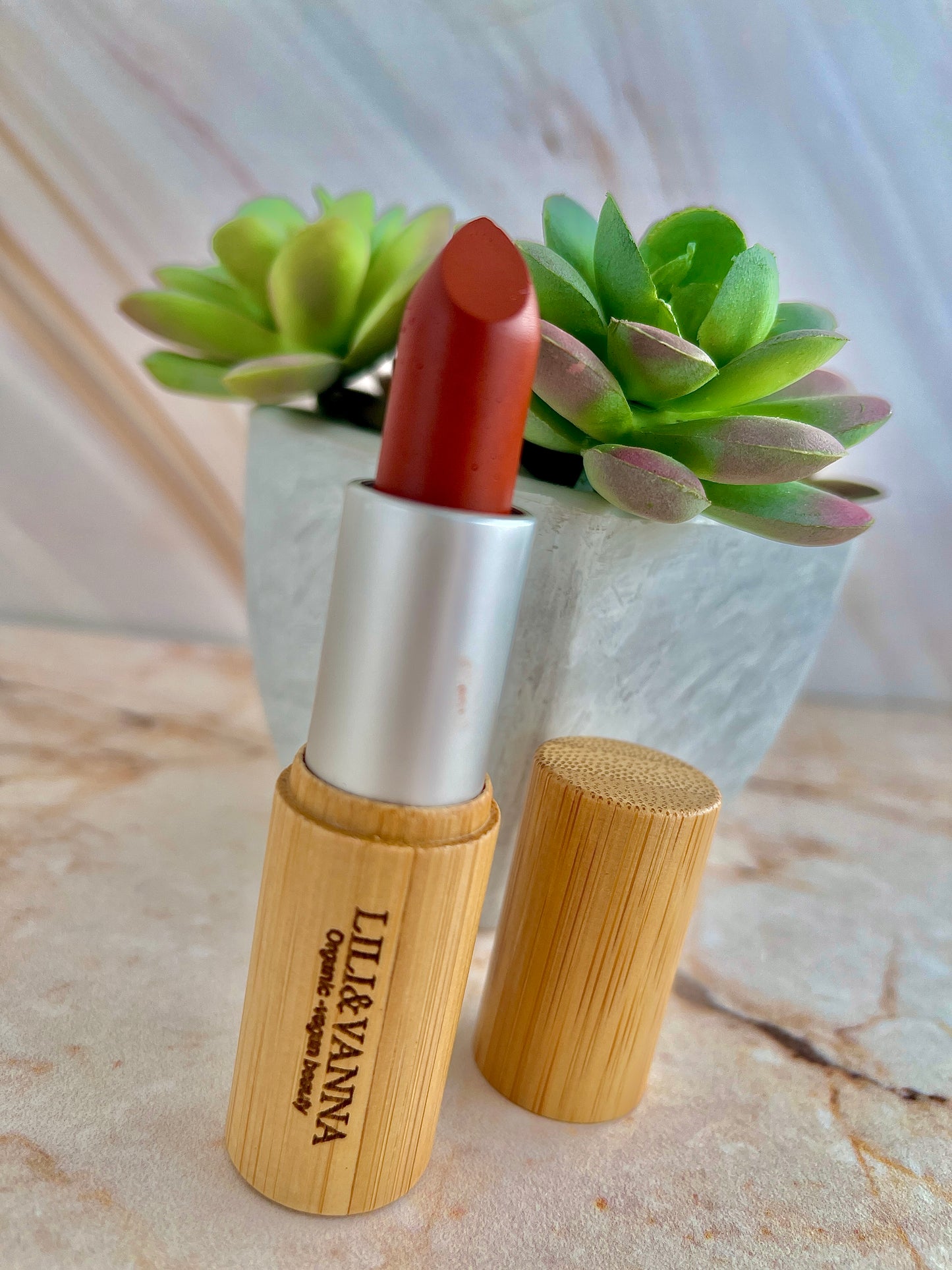 Labial con mango Tono  Merlot